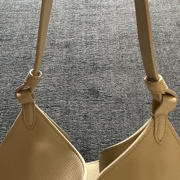 Khaite Medium Lotus Tote in Off-White - Picture 4 of 16